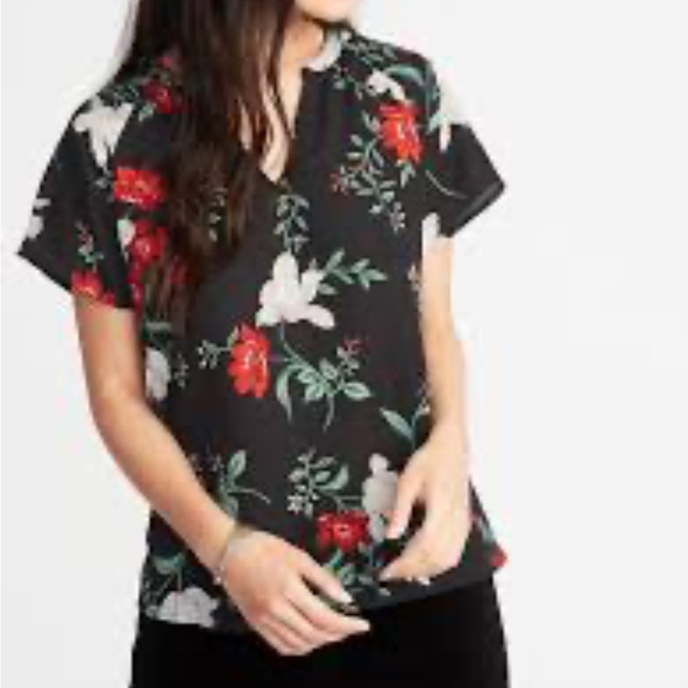 Old Navy Women’s Black Floral Relaxed Split Neck Short Sleeve Georgette Blouse